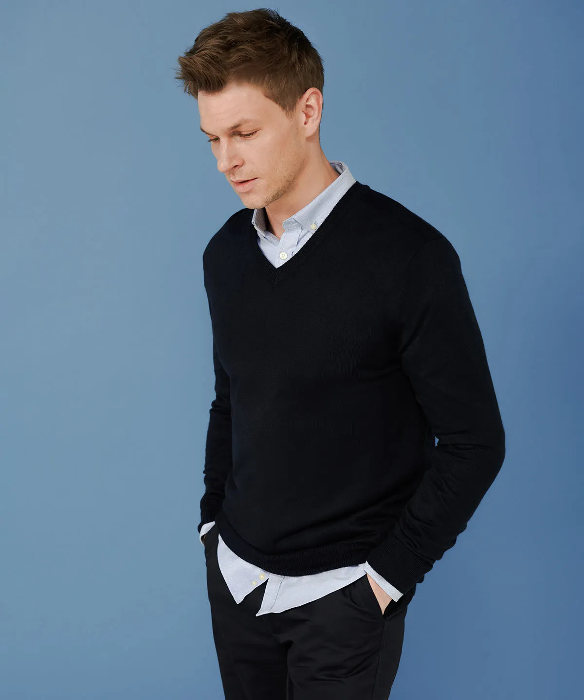 Cashmere touch acrylic v-neck jumper | Navy