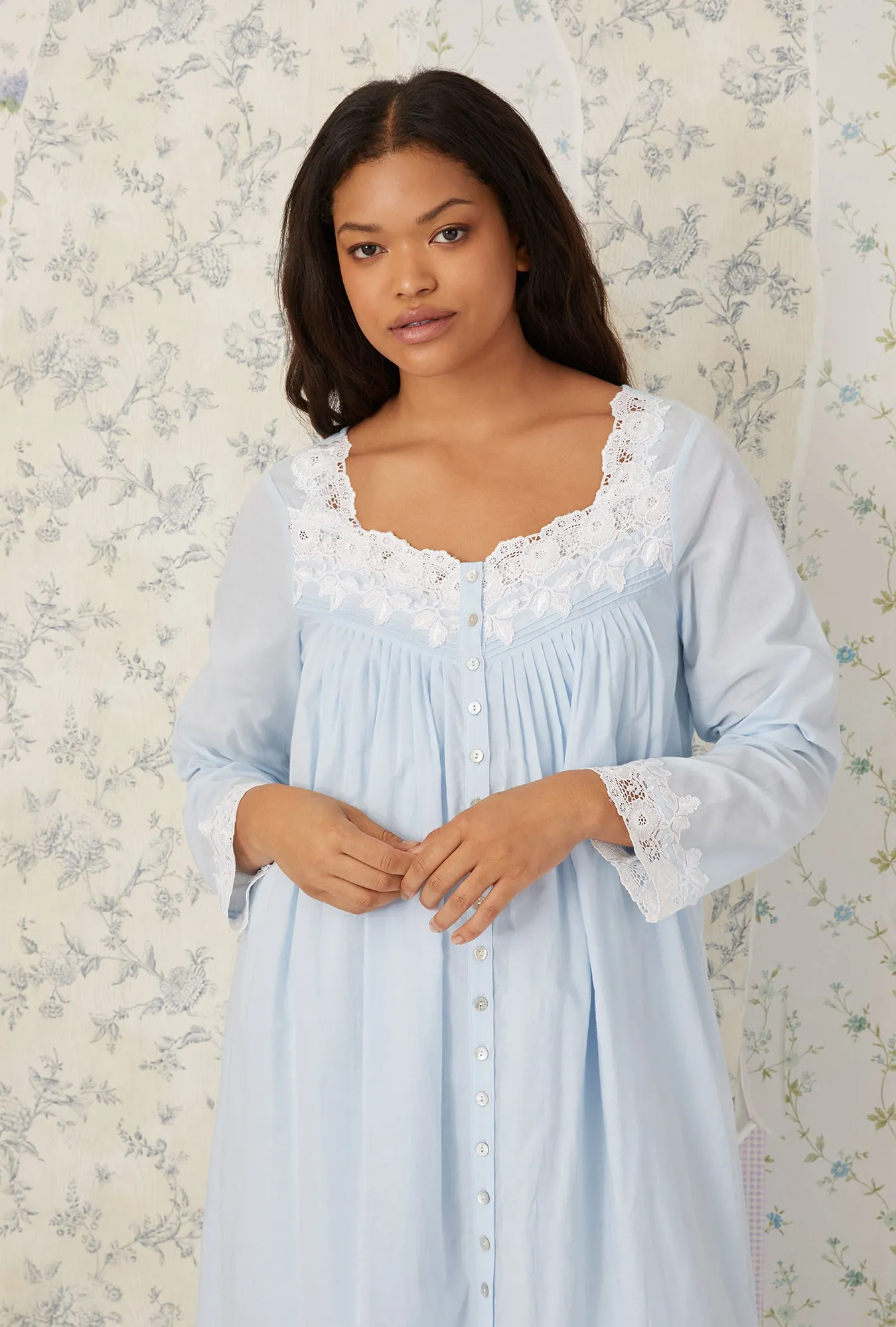 Florentine Lace Ballet Robe