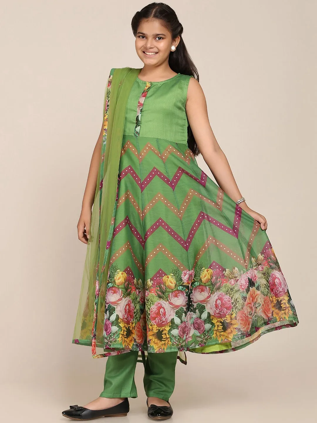 Girl's Green Floral Printed Empire Kurta with Trousers & With Dupatta - NOZ2TOZ KIDS