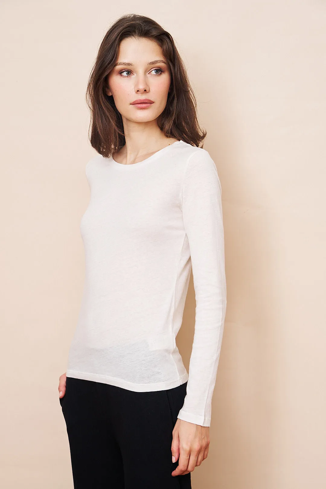 Majestic Long Sleeve Cotton/Cashmere Crewneck Tee in Nacre